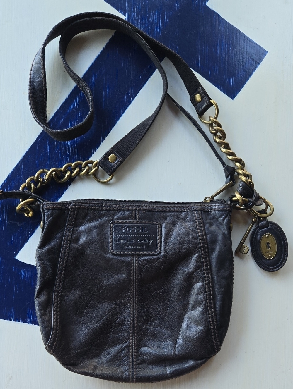 Fossil Vintage Black Leather Shoulder Bag With Brushed Gold Chain Link Strap